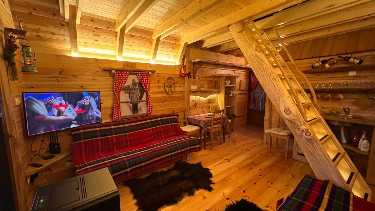 Tree House - Tara Place 모이코바츠 외부 사진